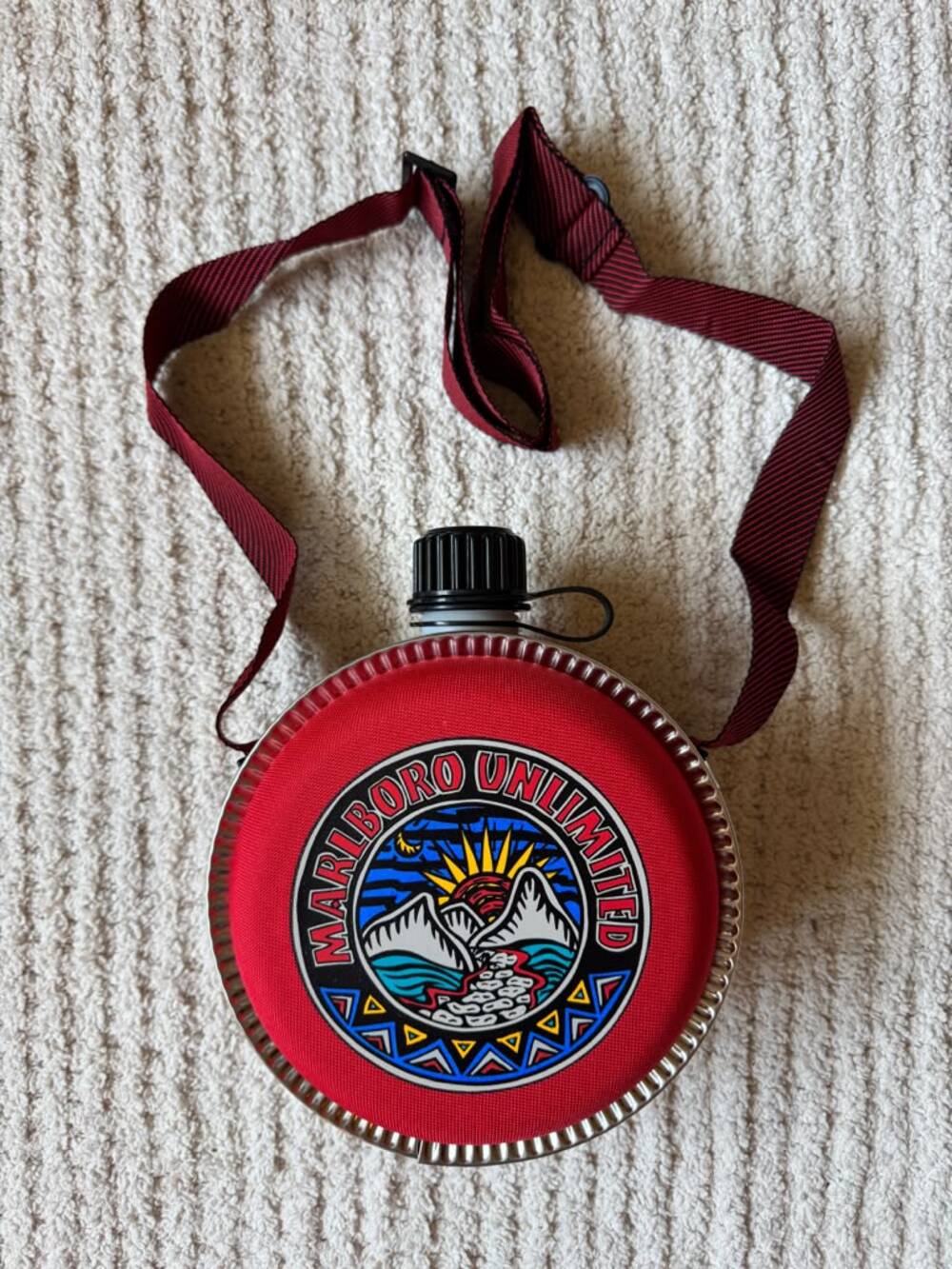 Vintage Marlboro Unlimited Red Round Canteen Shoulder Bottle New